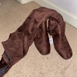 Knee high heel boots